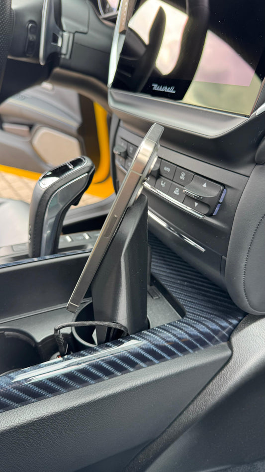 Magnetic Phone Mount and Charger for Maserati Ghibli/Quattroporte/Levante