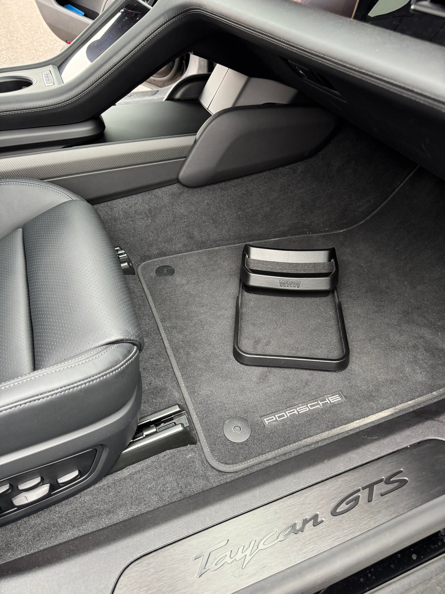 Storage tray for Porsche Taycan