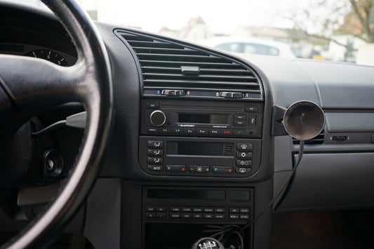 BMW E36 Magsafe phone mount