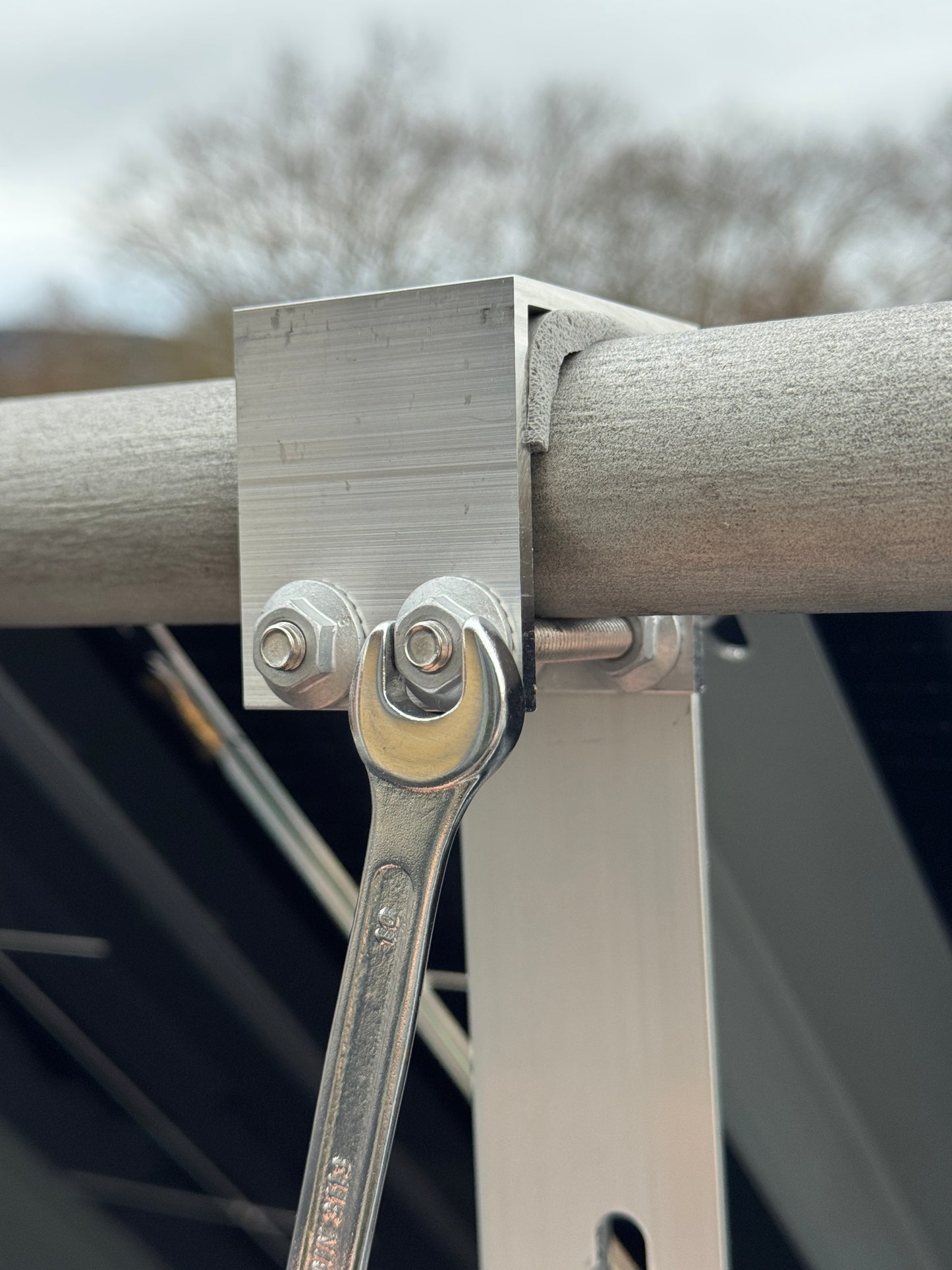 Halter für Anker Solix Balkonkraftwerk Balkonhalterung