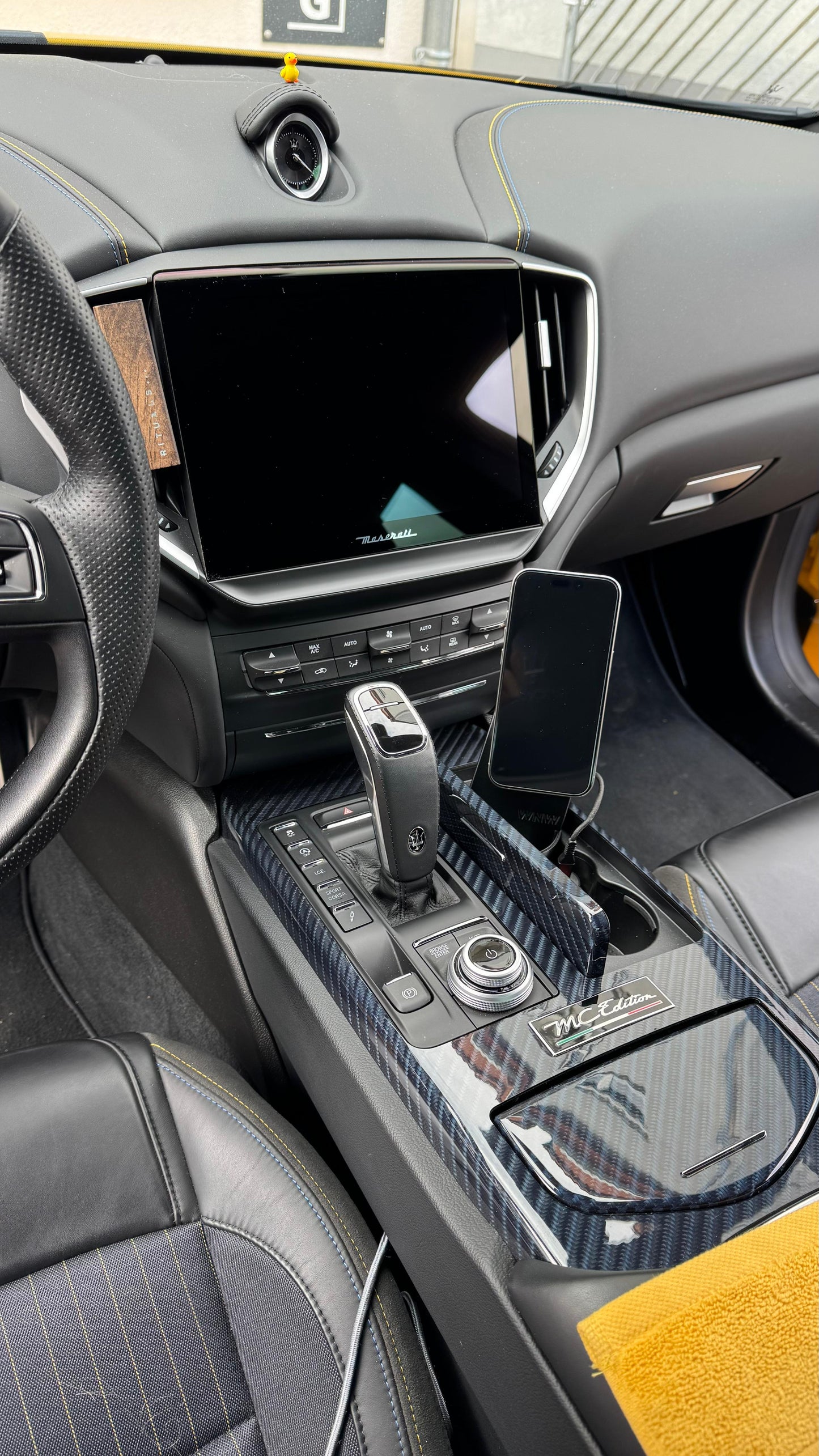 Magnetic Phone Mount and Charger for Maserati Ghibli/Quattroporte/Levante