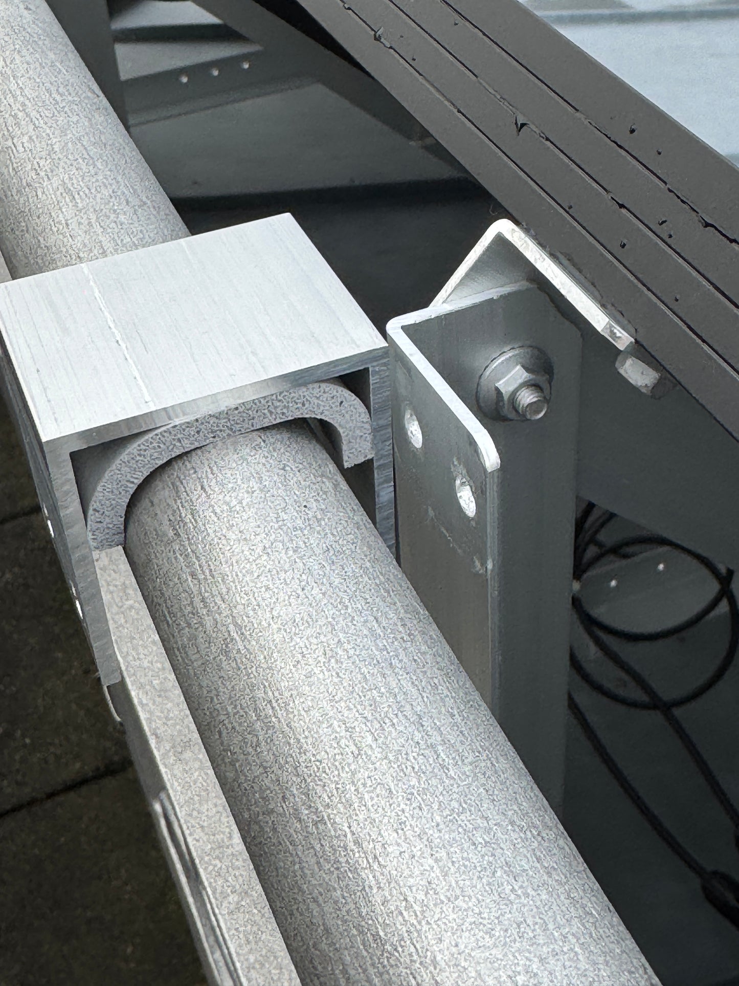 Halter für Anker Solix Balkonkraftwerk Balkonhalterung